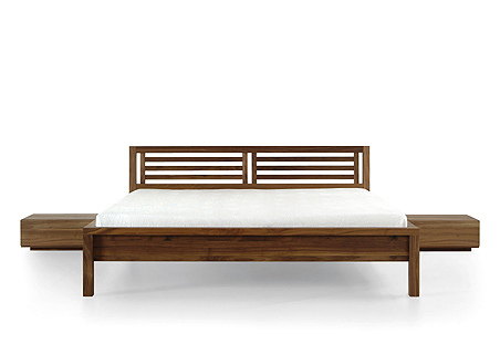 Bed in hout